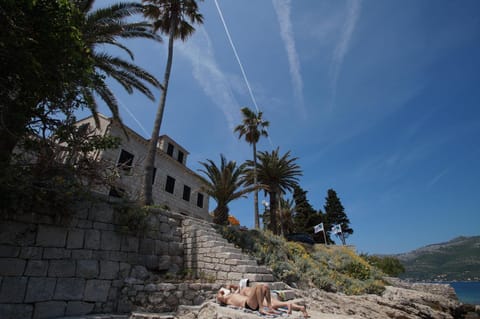 Facade/entrance, Day