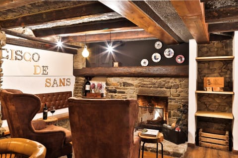 Communal lounge/ TV room, Lounge or bar
