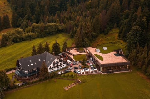 Property building, Natural landscape