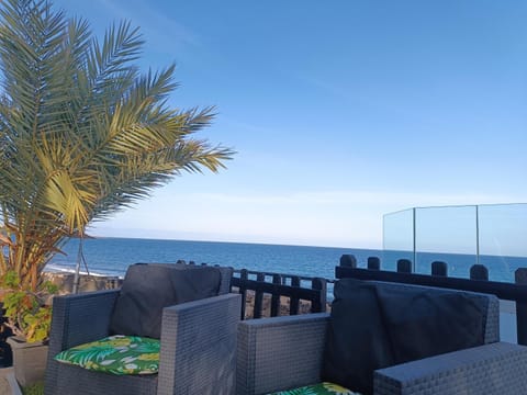 Garden, Garden, Sea view