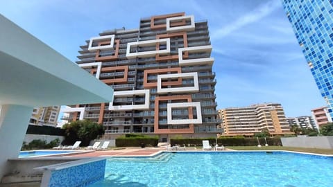 Facade/entrance, Swimming pool