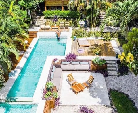 Garden, Seating area, Swimming pool