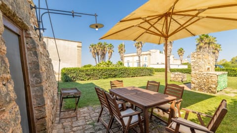 Property building, Patio, Day, Garden, Garden view