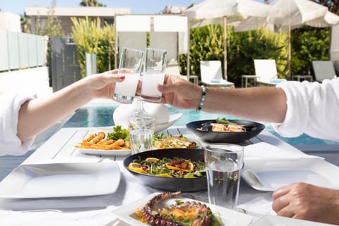 White Pearl Villa in Halkidiki