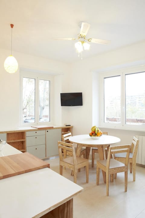 Day, Living room, Photo of the whole room, Seating area, Dining area, Dining area