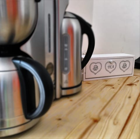 Communal lounge/ TV room, Activities, Food and drinks, Drinks