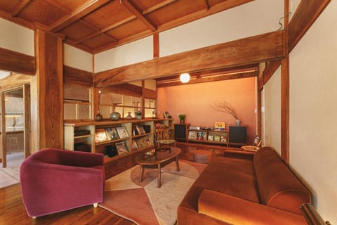Living room, Photo of the whole room