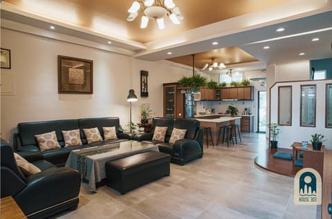 Kitchen or kitchenette, Living room, Seating area