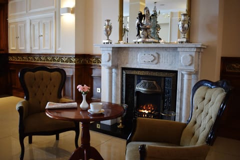 Lobby or reception, Seating area