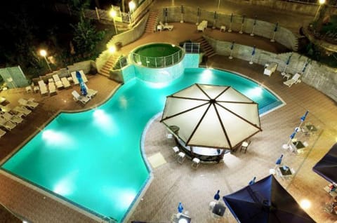 Property building, Restaurant/places to eat, Swimming pool