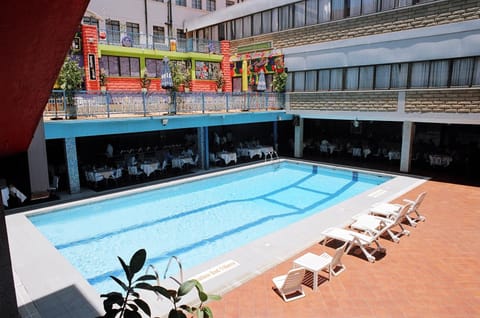 Property building, Day, Swimming pool