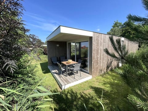 Property building, Balcony/Terrace, Garden view