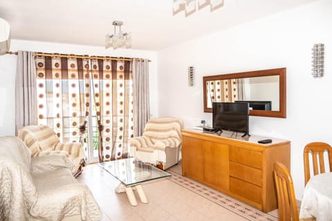 Communal lounge/ TV room, TV and multimedia, Living room, Seating area