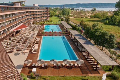 Property building, Swimming pool