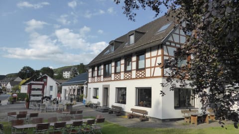 Property building, Day