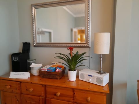 Breakfast, Internal: Not applicable to any particular room