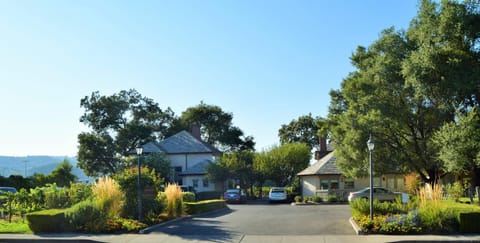 Vineyard Country Inn Inn in Saint Helena