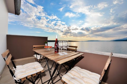 Day, Sea view