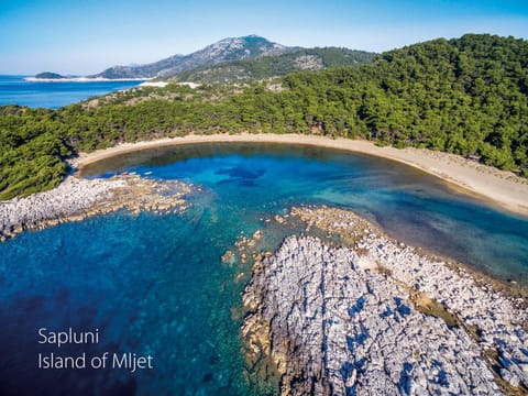 Nearby landmark, Off site, Natural landscape, Bird's eye view, Other, Beach, Hiking