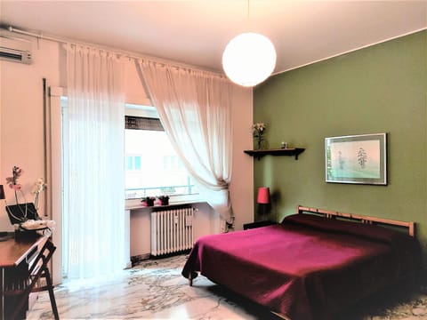 Bedroom, air conditioner