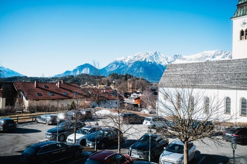 Neighbourhood, Natural landscape, Parking