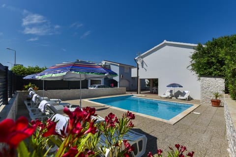 Balcony/Terrace, Swimming pool