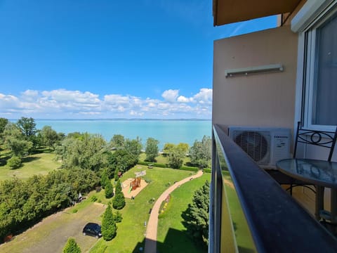 Property building, Patio, Day, Natural landscape, Garden, View (from property/room), Balcony/Terrace, Garden view, Lake view, Sea view