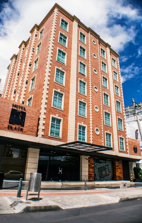 Property building, Facade/entrance, Location