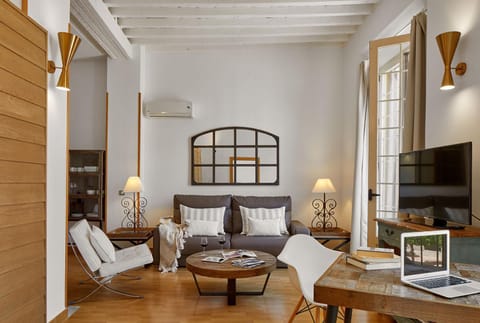 TV and multimedia, Living room, Dining area