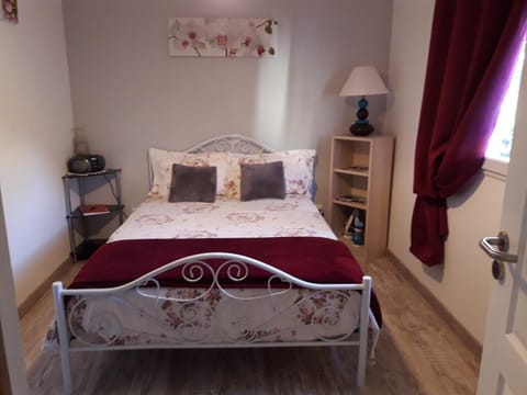 Photo of the whole room, Decorative detail