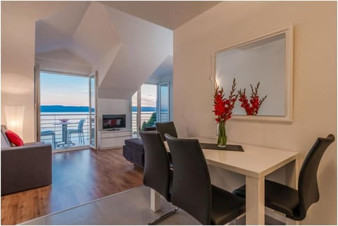 Decorative detail, Dining area