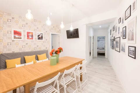 TV and multimedia, Living room, Dining area