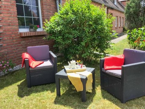 Garden, Garden, Seating area