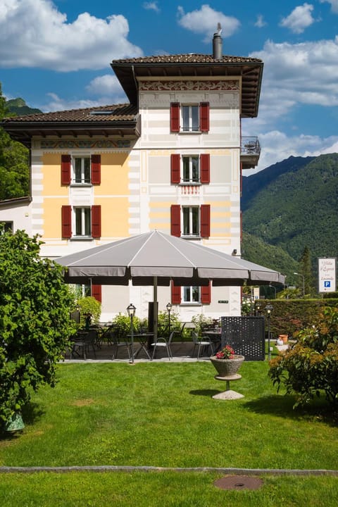 Property building, Day, Garden, Garden view, Mountain view