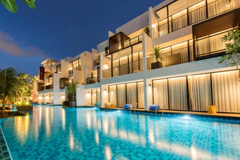 Pool view, Swimming pool