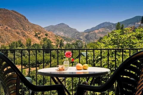 Balcony/Terrace, Mountain view
