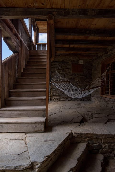 Patio, Place of worship, Area and facilities