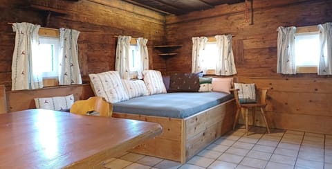 Living room, Photo of the whole room