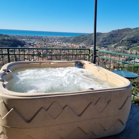 Hot Tub, Balcony/Terrace, Balcony/Terrace, Open Air Bath, Public Bath