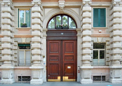 Property building, Facade/entrance