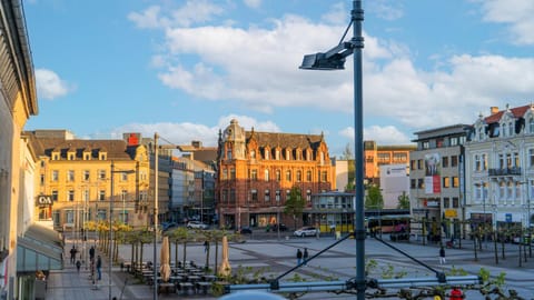 Nearby landmark, Off site, Neighbourhood, Other, Landmark view