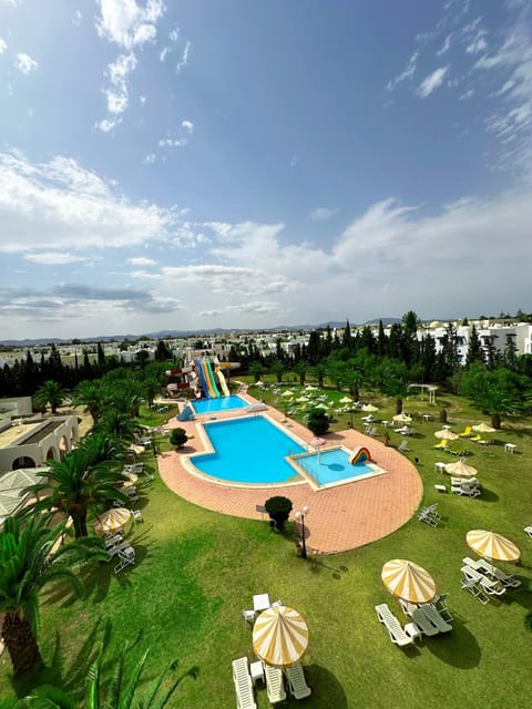 Swimming pool