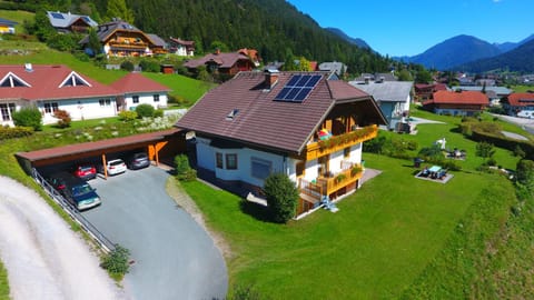 Property building, Nearby landmark, Natural landscape, Garden view, Parking