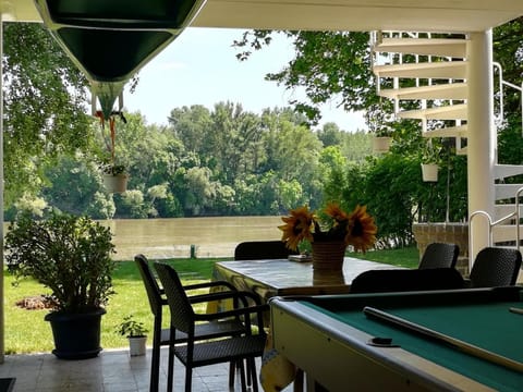 Tiszavirág Nyaralóház House in Szeged