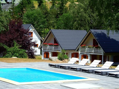Property building, Swimming pool