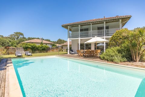 Facade/entrance, Swimming pool, Swimming pool