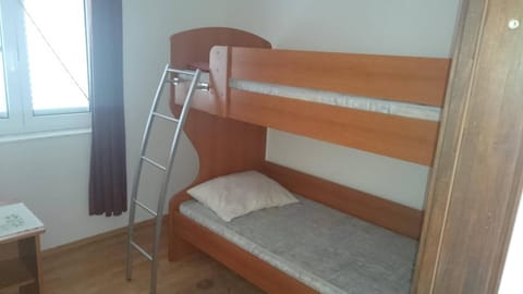 bunk bed