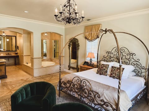 Villa Arden Hills Bed and Breakfast in Arden-Arcade