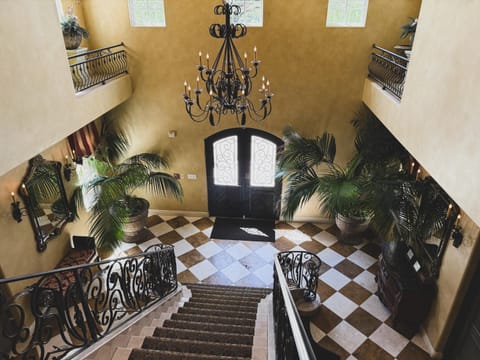 Villa Arden Hills Bed and Breakfast in Arden-Arcade