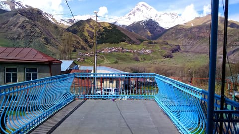 Balcony/Terrace, Mountain view